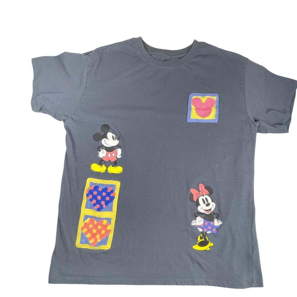 Disney T-Shirt Unisex XL Gray Mickey Mouse Minnie Crochet Patchwork Tee Freeze